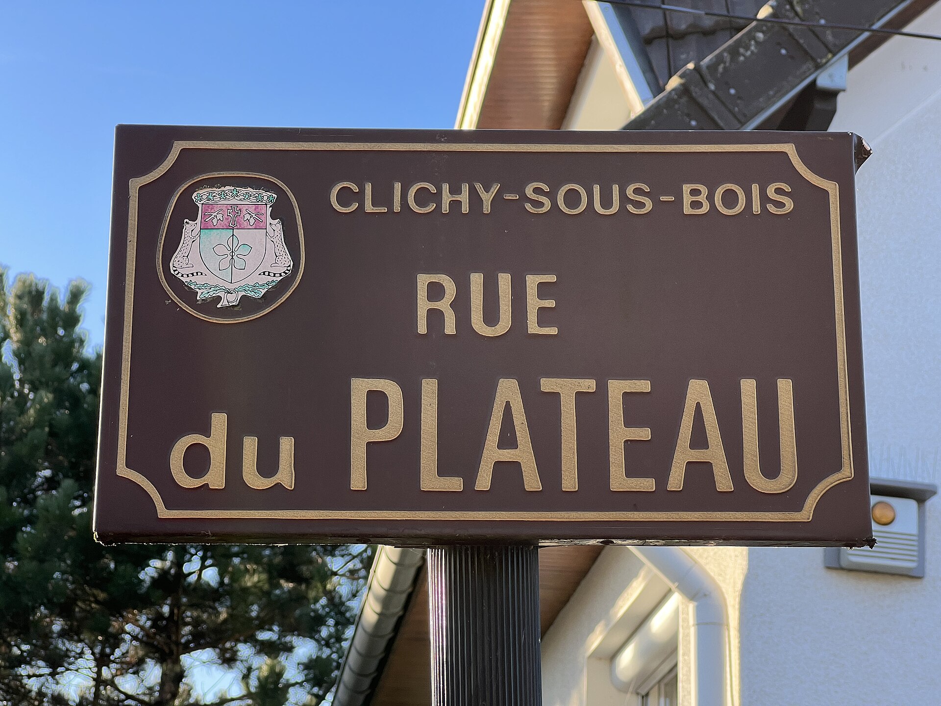 Rue du Plateau in Clichy-sous-Bois