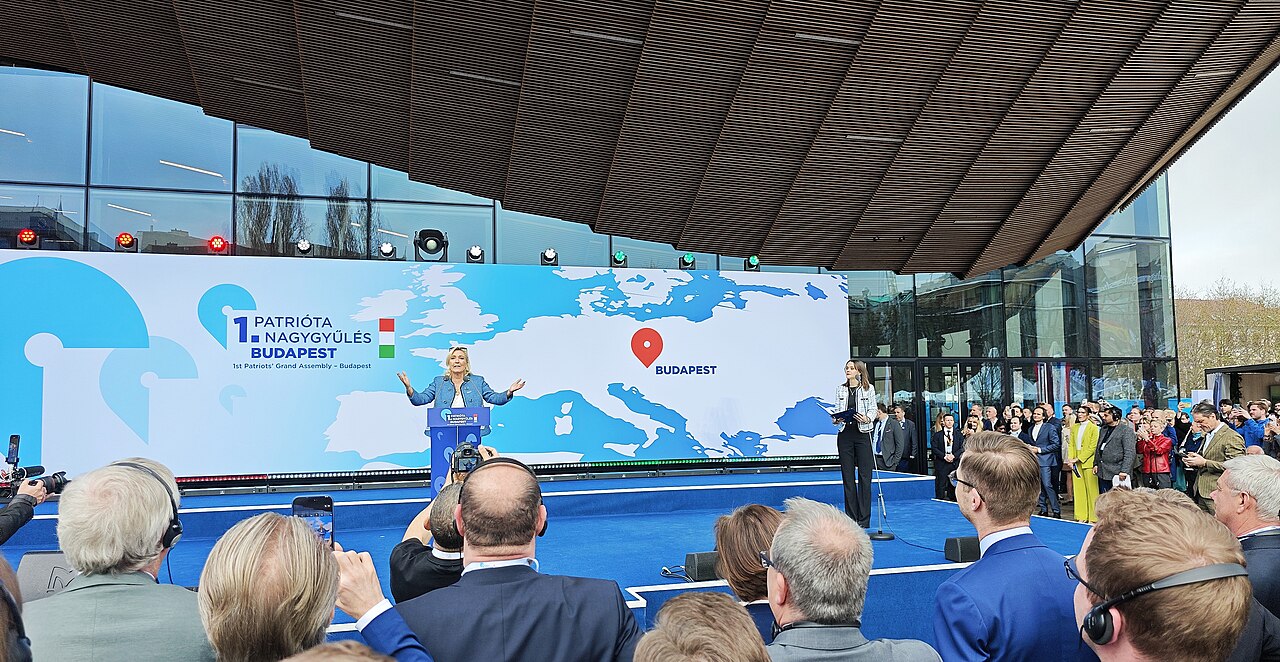 Marine Le Pen en meeting à Budapest